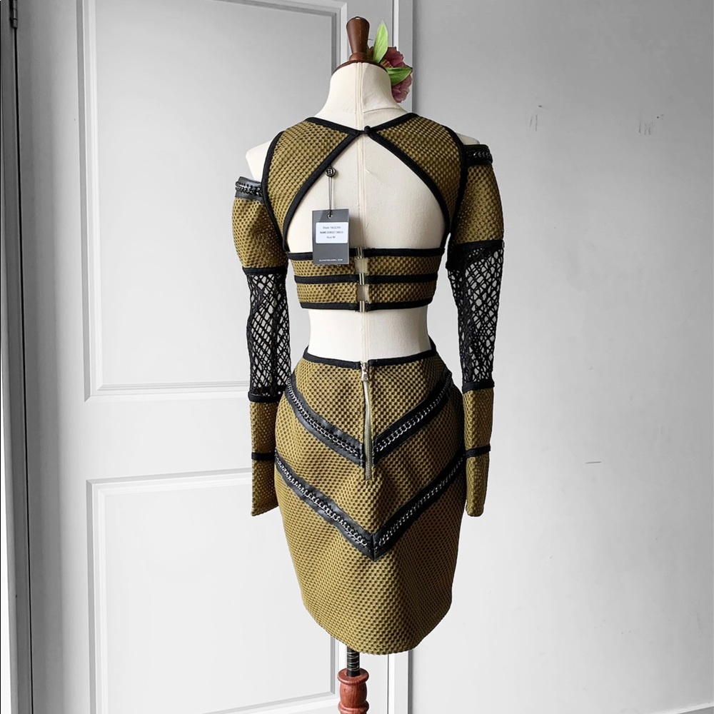 ELIYA THE LABEL Dorset Cut Out Chain Dress - Picture 6 of 13